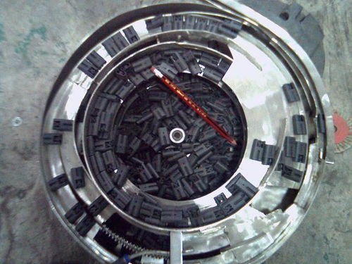 擴(kuò)大生產(chǎn)效率的首選 接插件振動(dòng)盤批發(fā)及其在電子與電氣設(shè)備制造中的關(guān)鍵作用